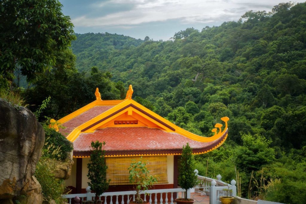 ho quoc pagoda phu quoc (3)