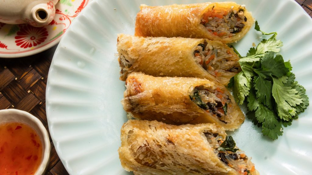 fresh and fried spring rolls at the spice house, cassia cottage